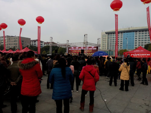 扬子于南县第二届冠军联盟博览会一展雄风