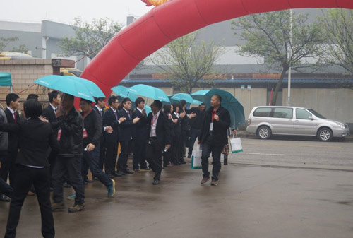 2014经销商500余家经销商齐聚华天成集团
