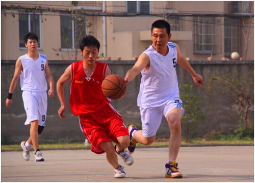 迈能篮球赛来袭 HOLD不住的精彩