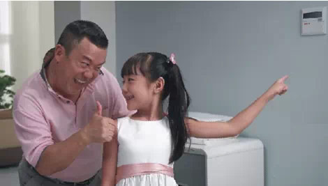 德能形象代言人曾志伟 提案关注儿童教育