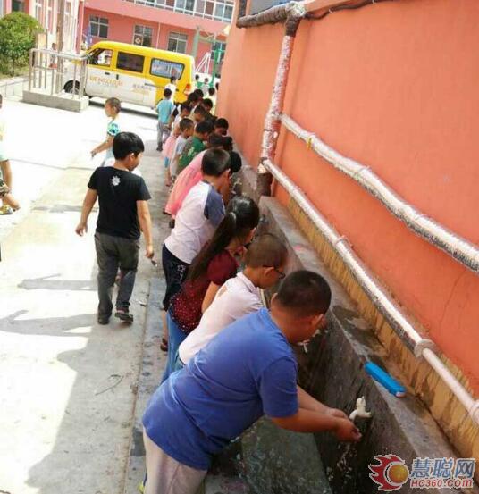 纽恩泰空气能爱心浴室 让冬意温暖驻心间