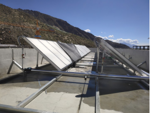 走近暖通工程案例实地|西藏森布日小学大平板太阳能供暖项目