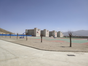 走近暖通工程案例实地|西藏森布日小学大平板太阳能供暖项目